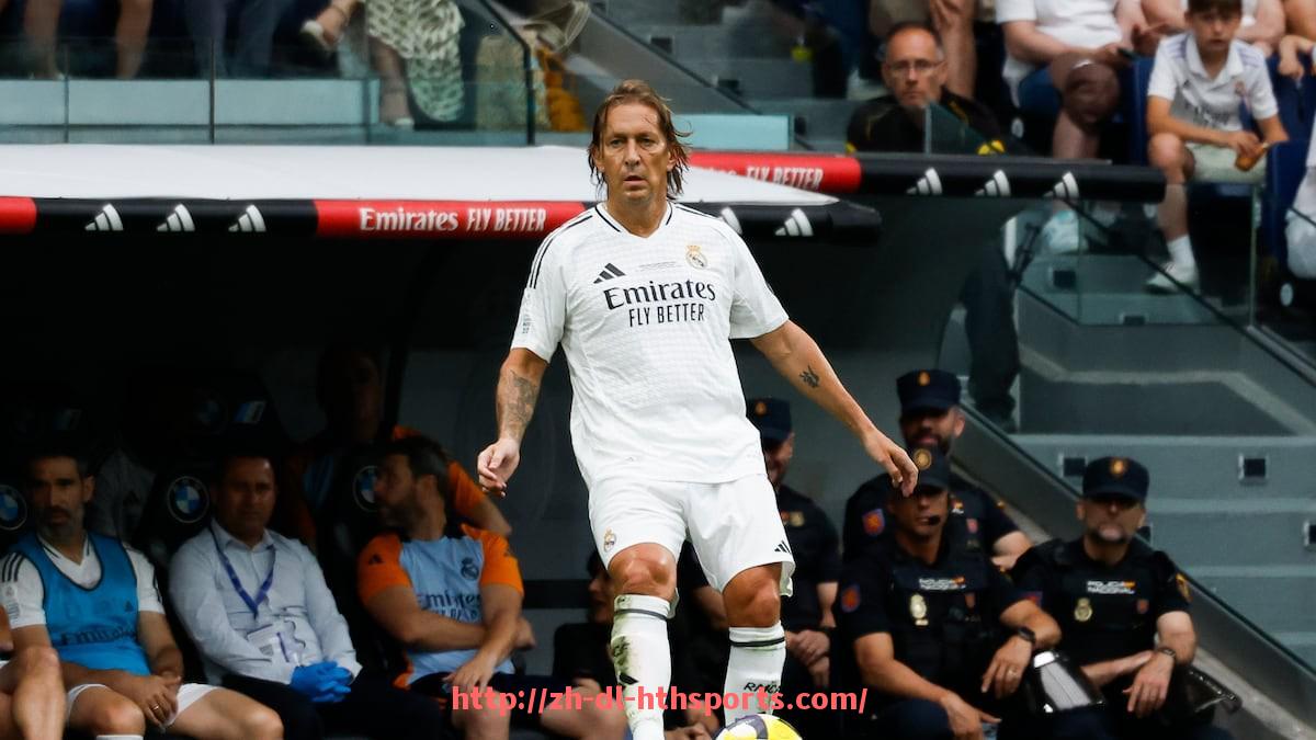 华体会hth登录入口-世俱杯各球队后防线配合默契度及战术统一性分析报告