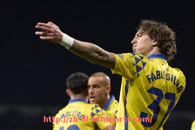 华体会hth登录入口-直播火箭队与勇士队比赛全程回放及关键战况